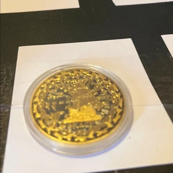 😄Pirates Ship Coin In Protective Case - Picture 2 of 4